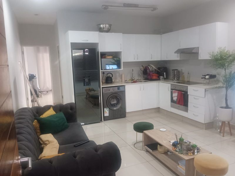 1 Bedroom in Umhlanga Ridge - Photo 2