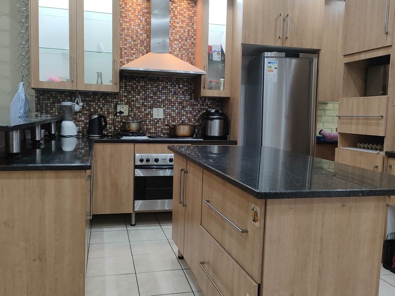 Apartment For Sale In Pretoria - Photo 4