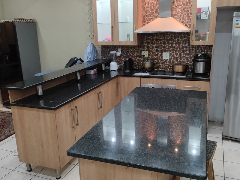 Apartment For Sale In Pretoria - Photo 3