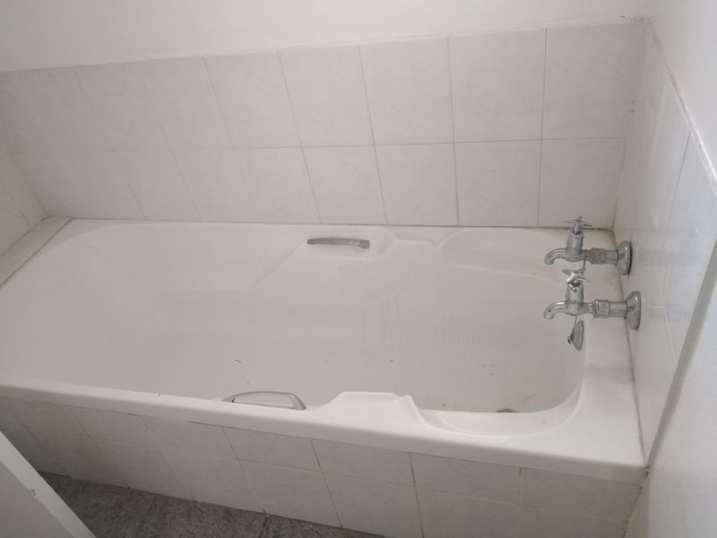 WATER AND WIFE INCLUDED IN RENT!  BACHELOR UNIT - Photo 6