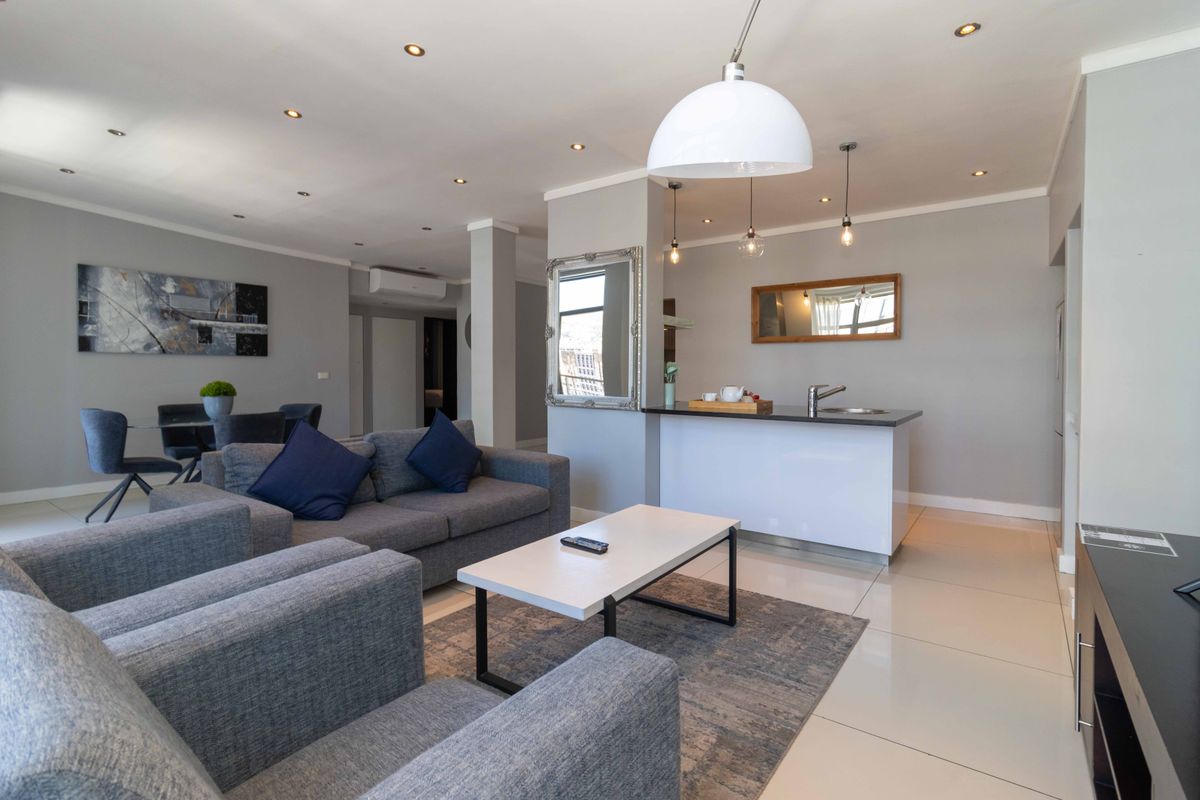 PENTHOUSE in FORESHORE! - Photo 4