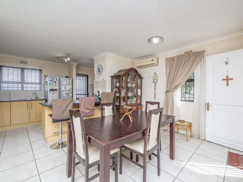 Family & Pet-Friendly Living in Sought-After Pinehurst, Spacious 3-Bedroom Home to Rent - Photo 9
