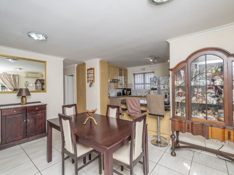Family & Pet-Friendly Living in Sought-After Pinehurst, Spacious 3-Bedroom Home to Rent - Photo 8