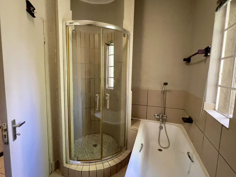 2 BEDROOM APARTMENT TO LET IN SECURE COMPLEX - Photo 8