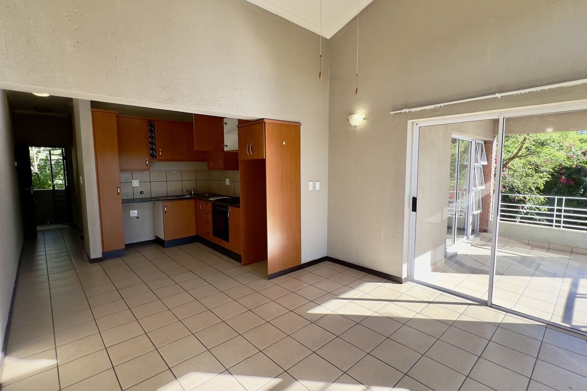 2 BEDROOM APARTMENT TO LET IN SECURE COMPLEX - Photo 3
