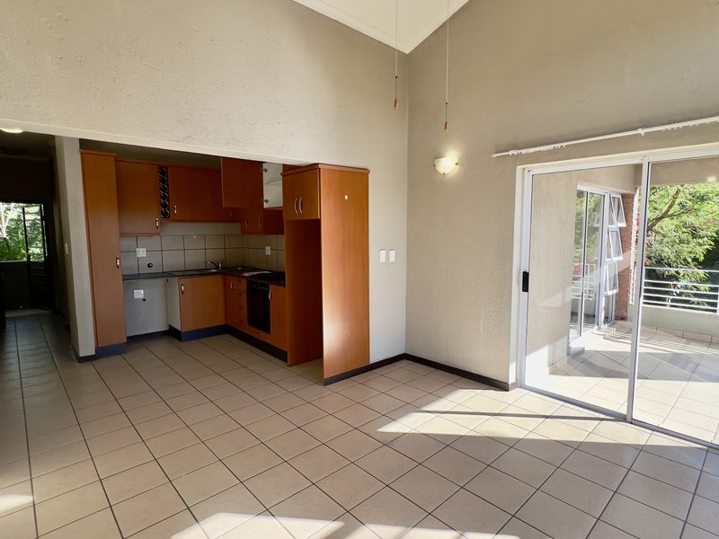 2 BEDROOM APARTMENT TO LET IN SECURE COMPLEX - Photo 3