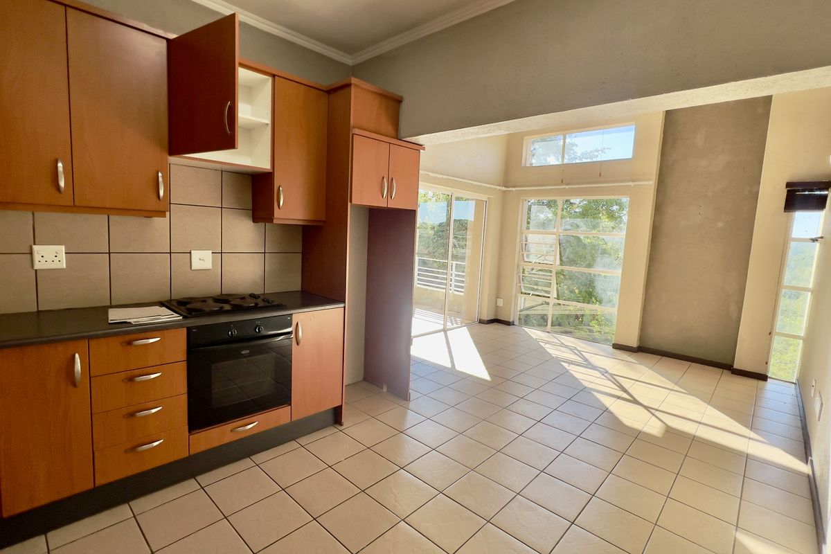 2 BEDROOM APARTMENT TO LET IN SECURE COMPLEX - Photo 2