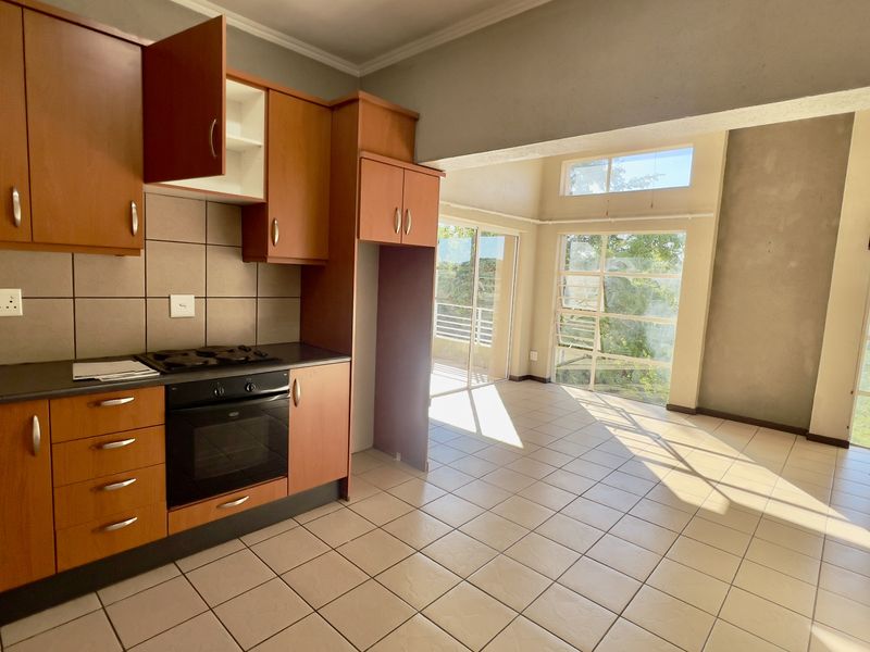 2 BEDROOM APARTMENT TO LET IN SECURE COMPLEX - Photo 2