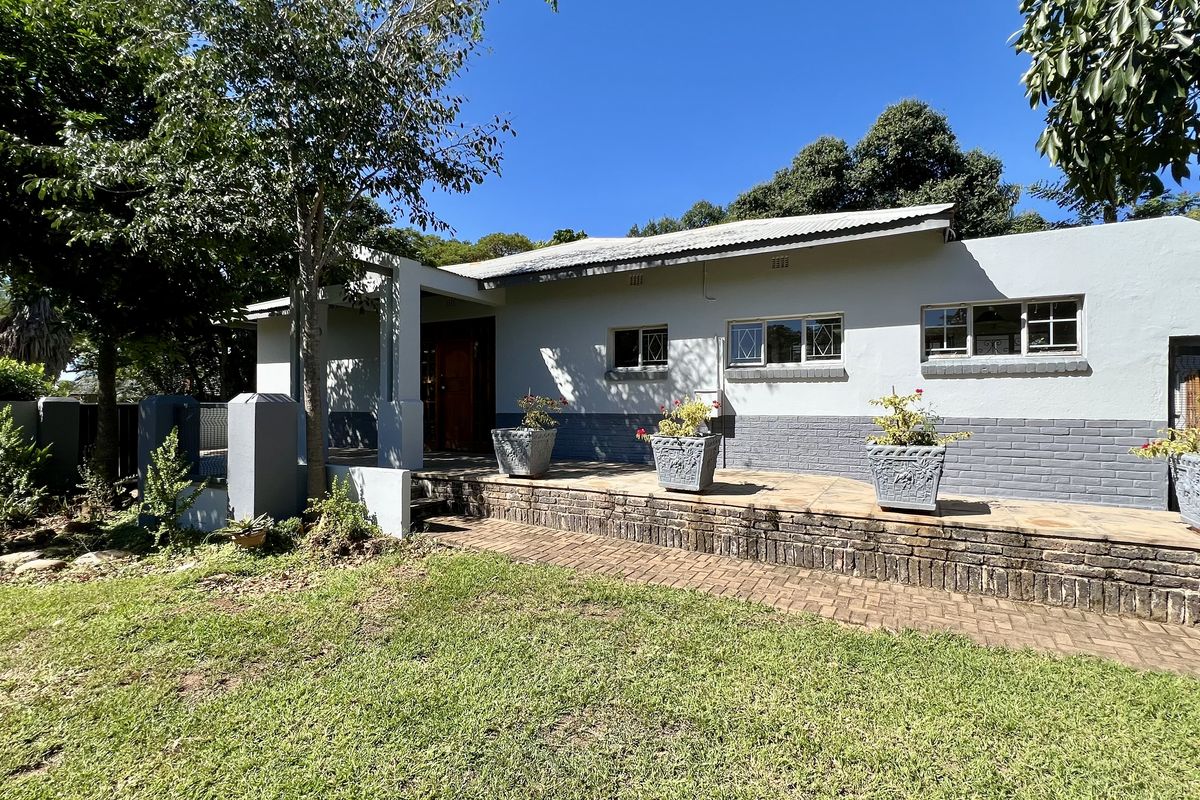 3 BEDROOM HOUSE TO LET - Photo 2