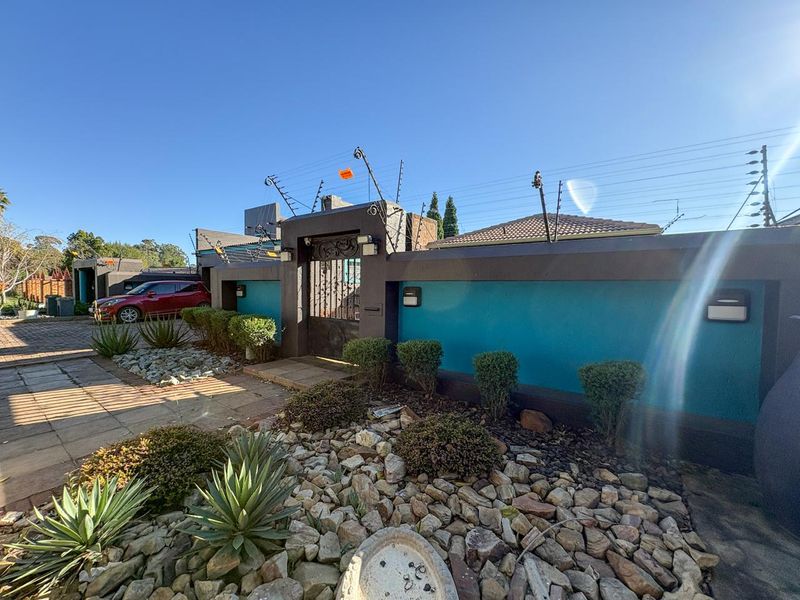 Brenthurst home for sale - Photo 3