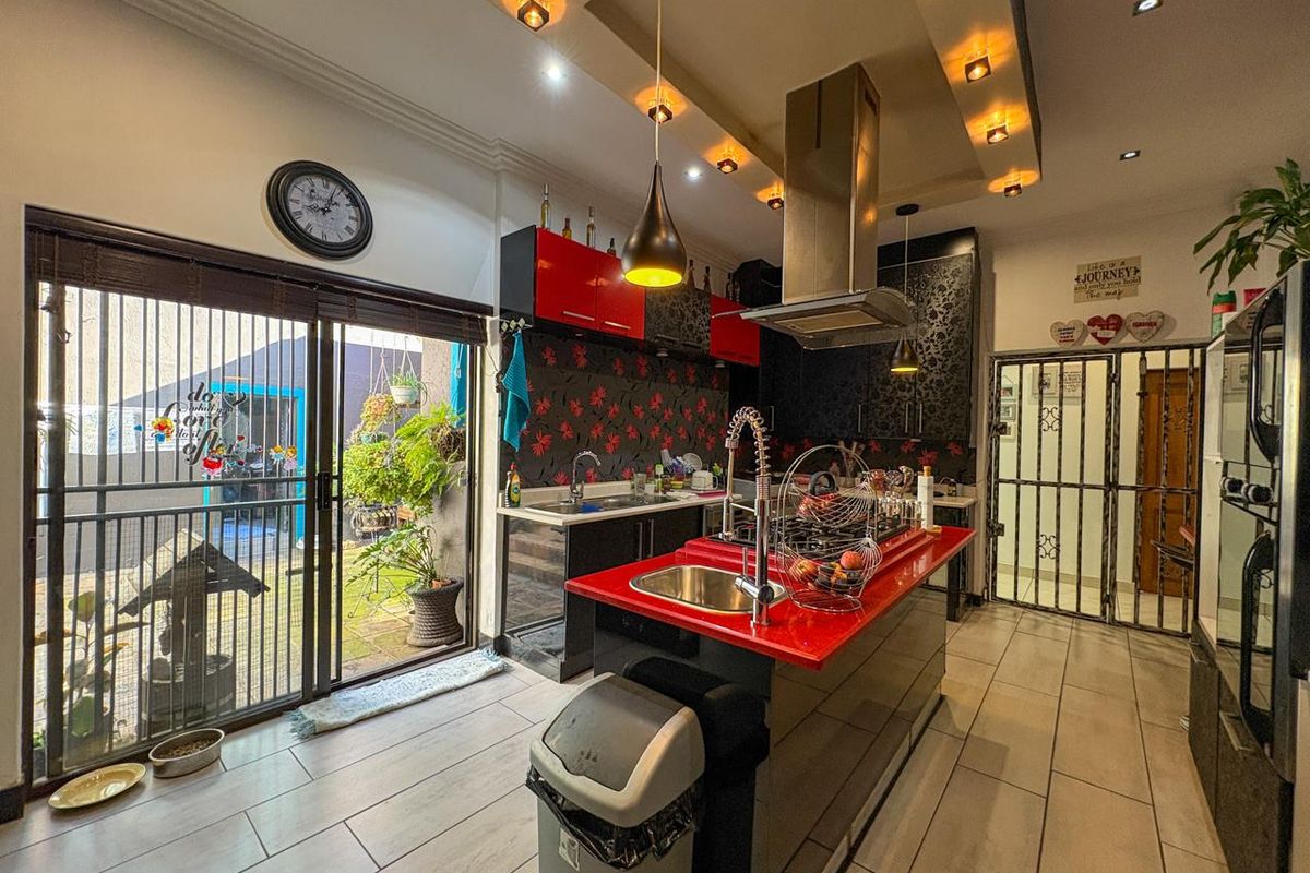 Brenthurst home for sale - Photo 5