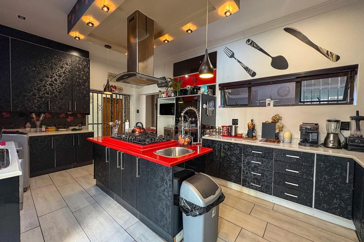 Brenthurst home for sale - Photo 4