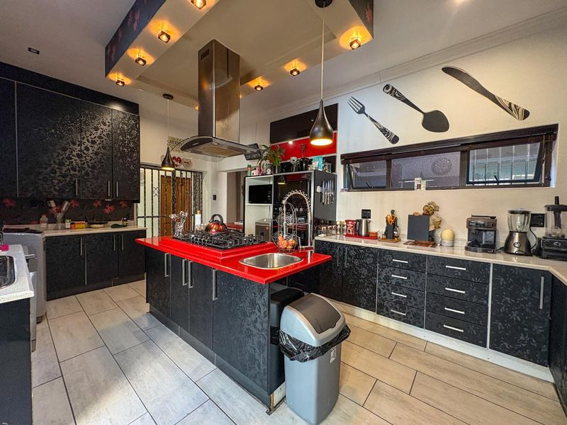 Brenthurst home for sale - Photo 4