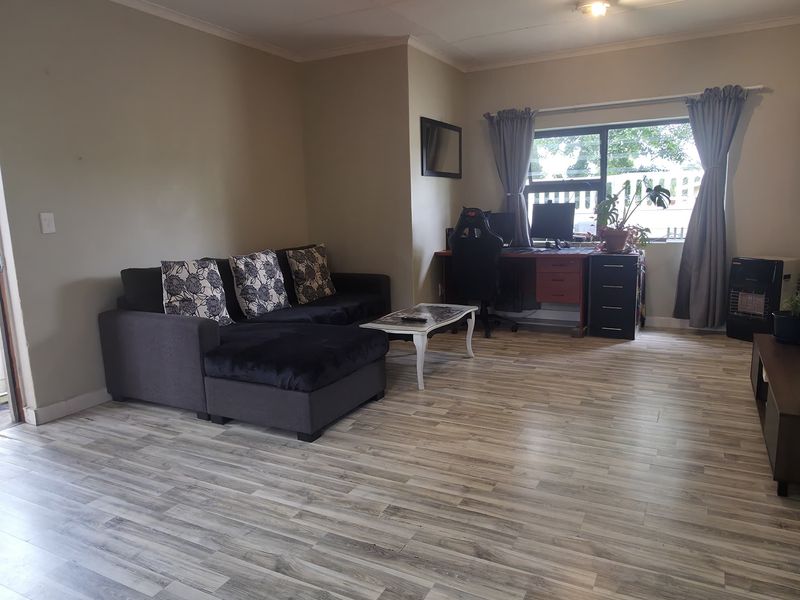 Spacious 1 Bedroom Cottage with Garden & Braai Area in Stellenberg - Photo 2