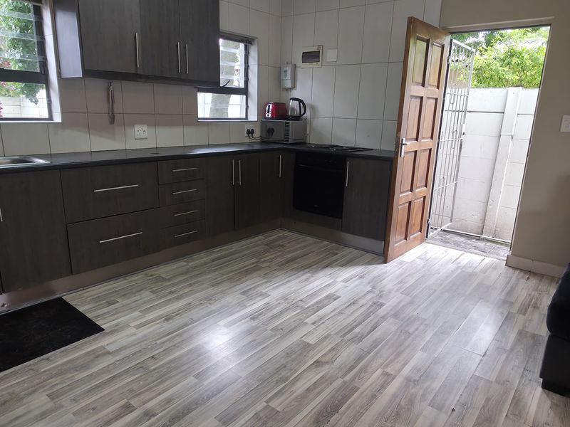 Spacious 1 Bedroom Cottage with Garden & Braai Area in Stellenberg - Photo 3