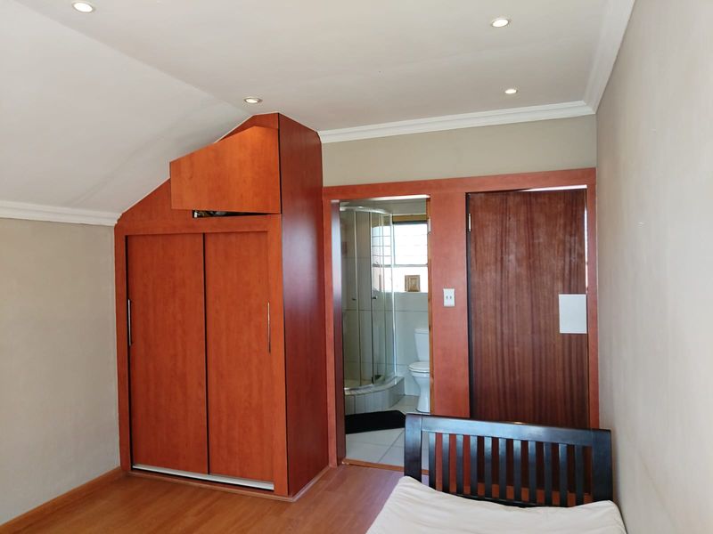 FOR SALE | Spacious 3-Bedroom Duplex in Secure Birchleigh Enclosed Area - Photo 4