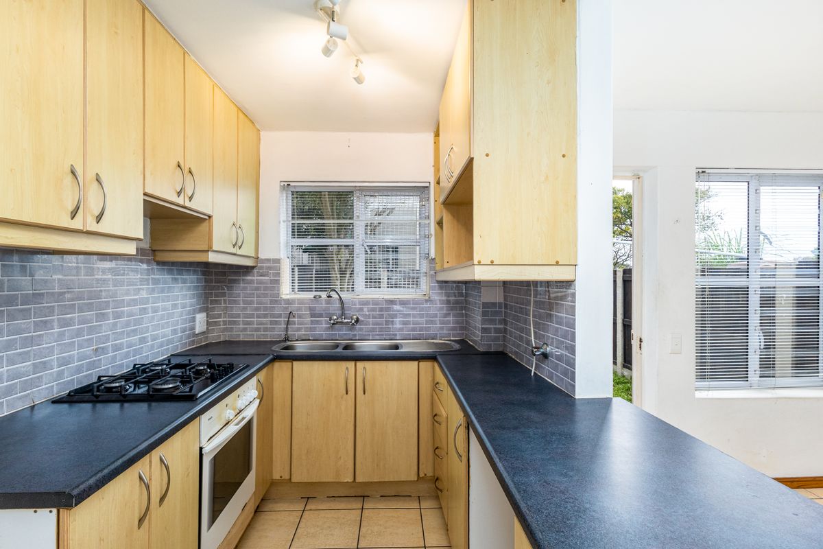 Contemporary Elegance Meets Village Charm - Photo 4