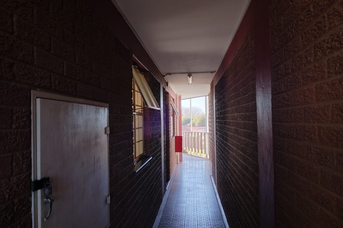 FOR SALE | Charming 1-Bedroom Flat in Kempton Park Ext 5 / Edleen - Photo 3