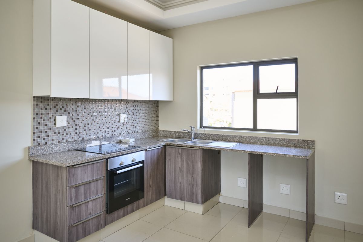 2 Months Deposit Required, No Airbnb Allowed, Experience secure and upmarket living at Savannah Park - Photo 3