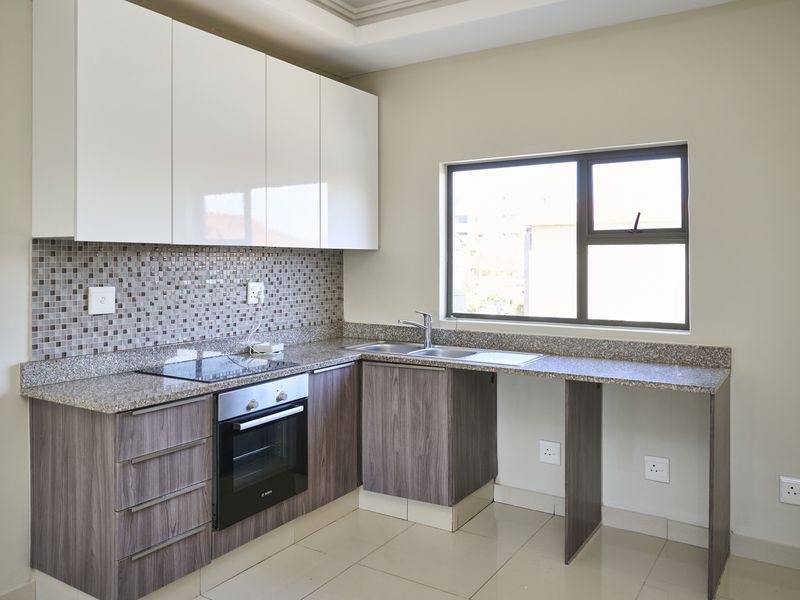 2 Months Deposit Required, No Airbnb Allowed, Experience secure and upmarket living at Savannah Park - Photo 3