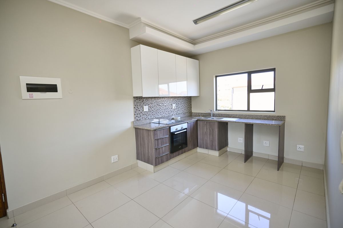 2 Months Deposit Required, No Airbnb Allowed, Experience secure and upmarket living at Savannah Park - Photo 2