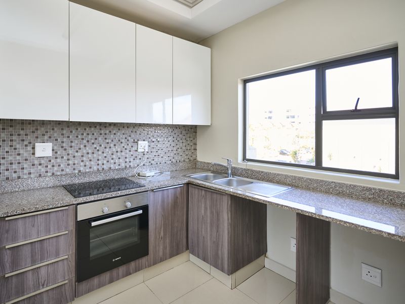2 Months Deposit Required, No Airbnb Allowed, Experience secure and upmarket living at Savannah Park - Photo 4