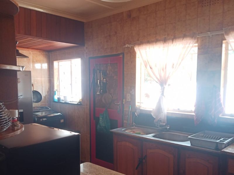 FAMILY HOME IN SELCOURT - Photo 8