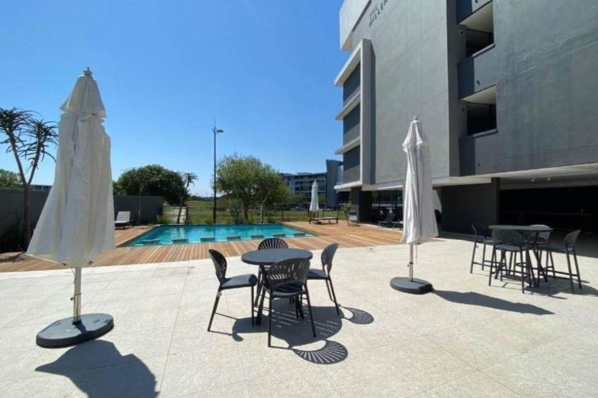 Lovely 2 Bedroom Apartment in Umhlanga Ridge - Photo 3