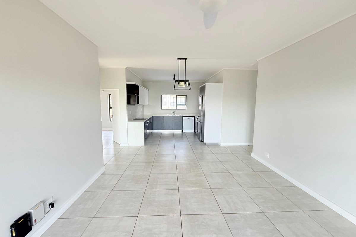 Spacious 2-Bedroom, 2-Bathroom Apartment – Izinga Eco Estate, Umhlanga - Photo 4
