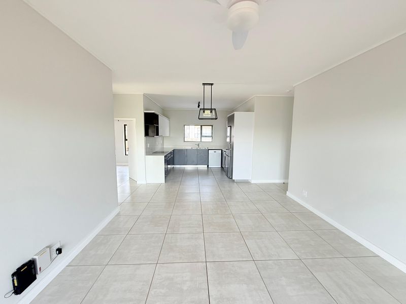 Spacious 2-Bedroom, 2-Bathroom Apartment – Izinga Eco Estate, Umhlanga - Photo 4