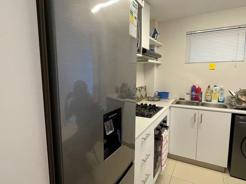 2 Bedroom, 1 Bathroom Apartment in Umhlanga Ridge - Photo 3