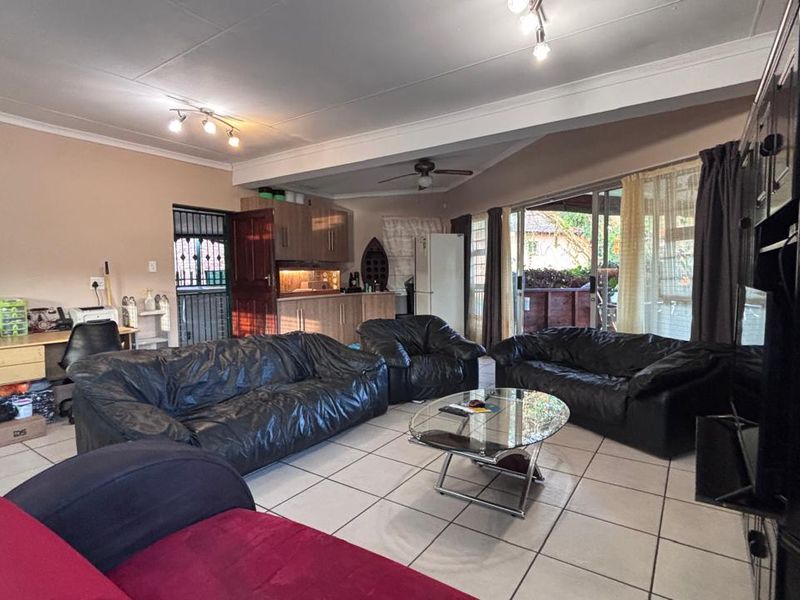 2 BEDROOM HOUSE TO LET - Photo 4
