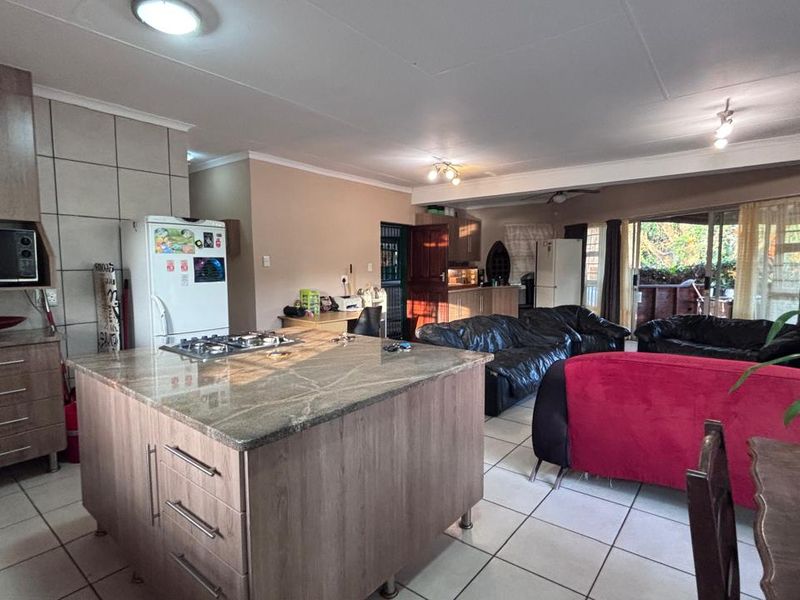 2 BEDROOM HOUSE TO LET - Photo 3