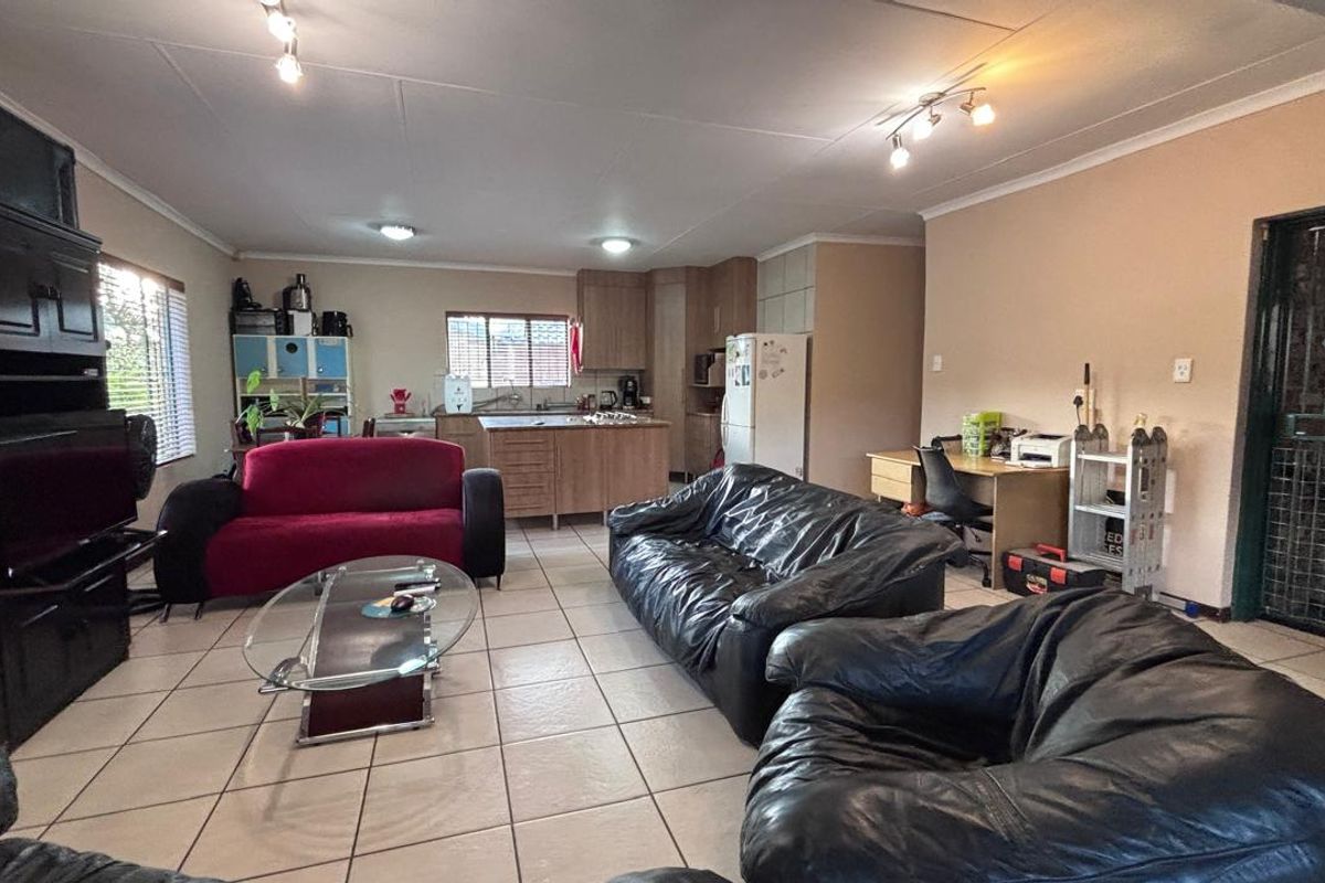 2 BEDROOM HOUSE TO LET - Photo 5