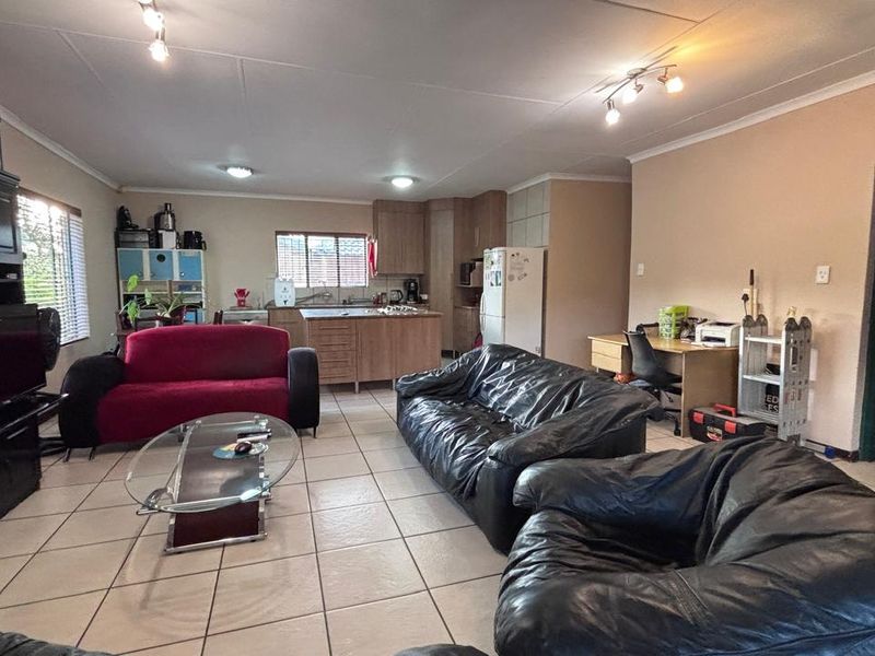 2 BEDROOM HOUSE TO LET - Photo 5