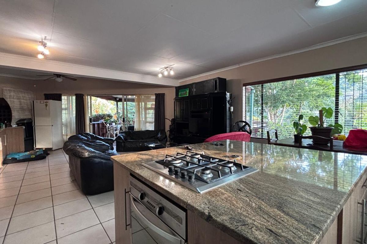 2 BEDROOM HOUSE TO LET - Photo 2