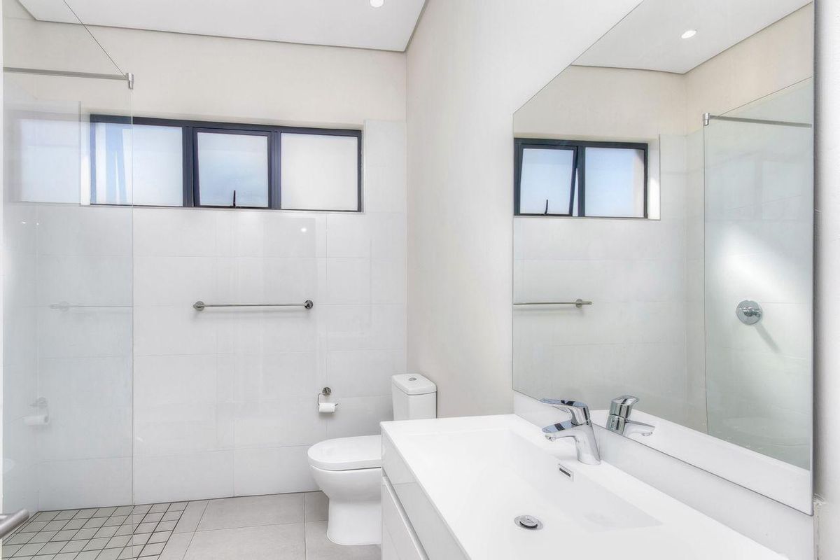 Apartment For Sale In Sandton - Photo 3