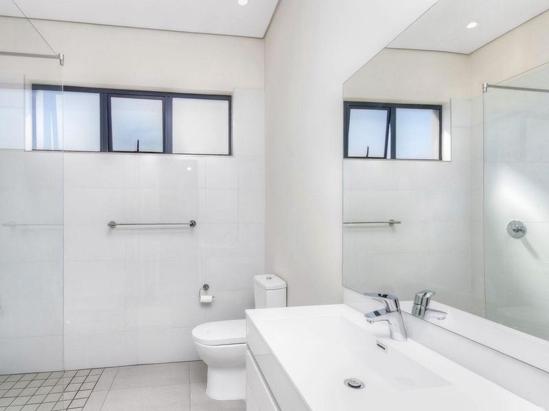 Apartment For Sale In Sandton - Photo 3