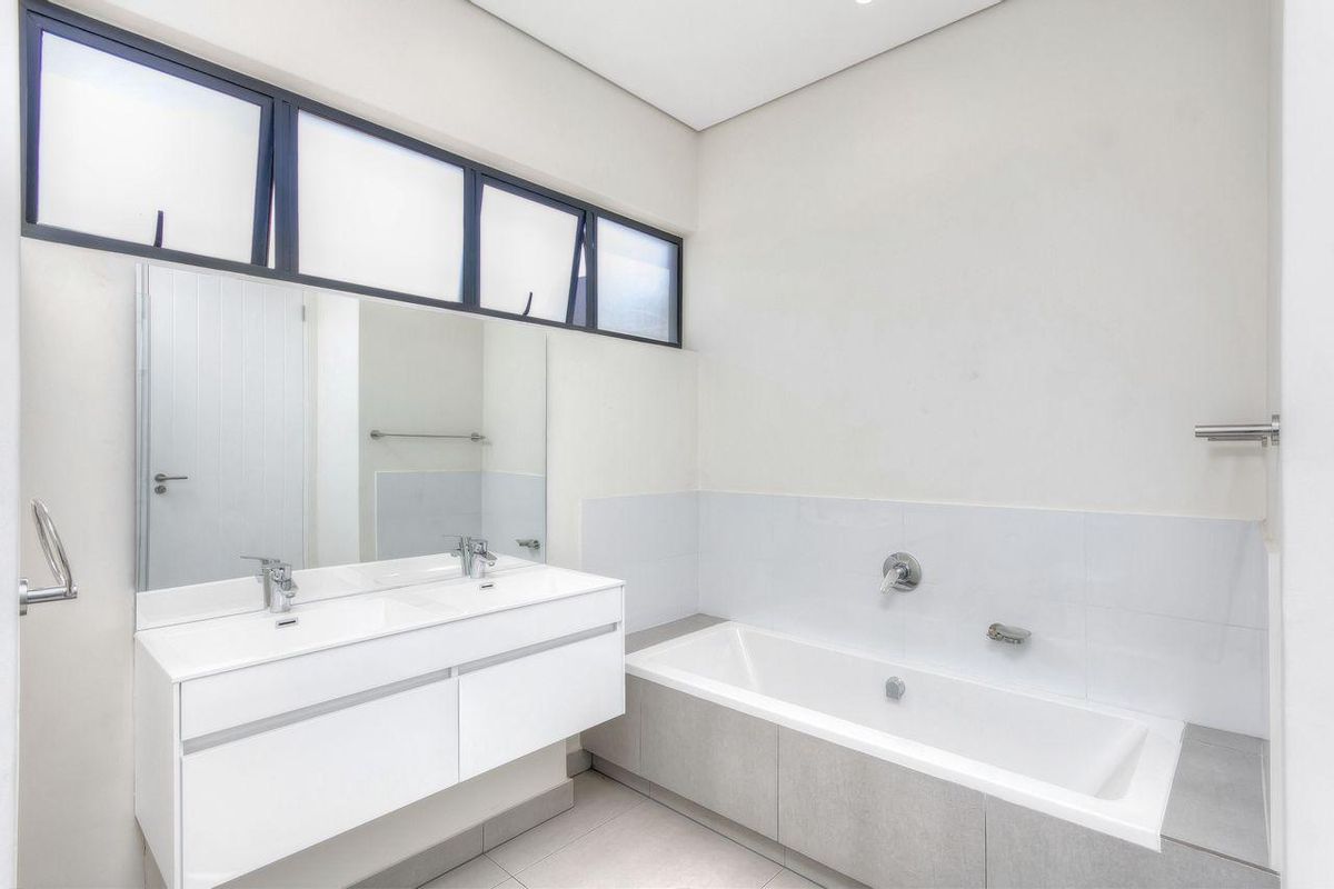 Apartment For Sale In Sandton - Photo 2
