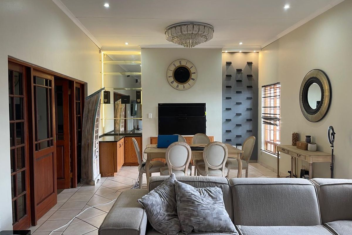 For Sale: Spacious 4-Bedroom Home with Scenic Views | Rockliffe Estate - Photo 2