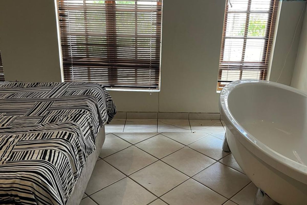 For Sale: Spacious 4-Bedroom Home with Scenic Views | Rockliffe Estate - Photo 5