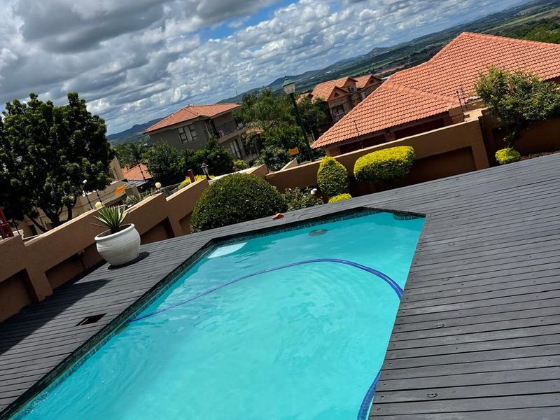 For Sale: Spacious 4-Bedroom Home with Scenic Views | Rockliffe Estate - Photo 10