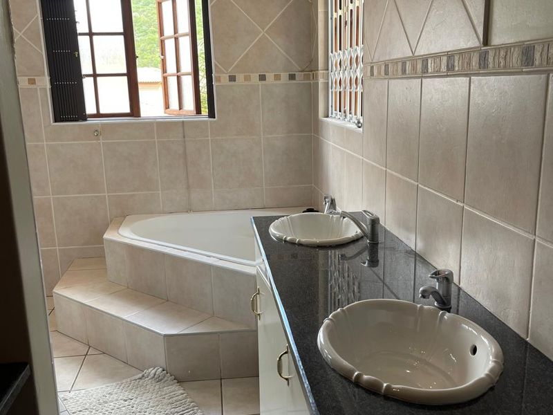 For Sale: Spacious 4-Bedroom Home with Scenic Views | Rockliffe Estate - Photo 8