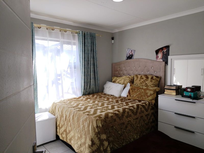 3-Bedroom, 2-Bathroom Double-Storey Cluster To Rent in Terenure - Photo 8