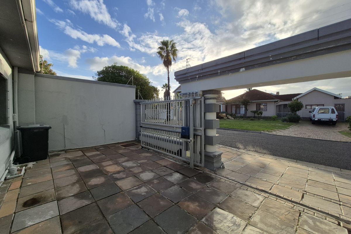 Fully Furnished Spacious Bachelor Apartment in Elfindale - Photo 3