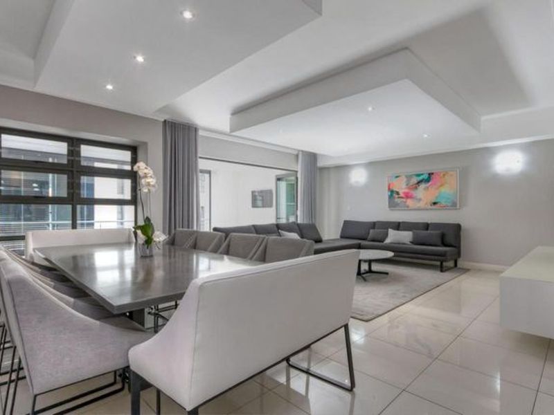 Exceptional unit 2 bed 2.5 bath - Photo 1