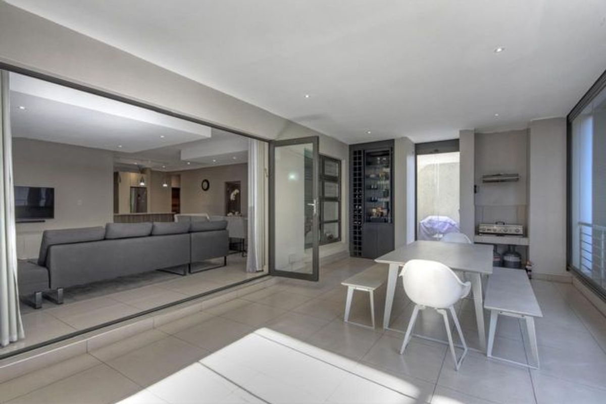 Exceptional unit 2 bed 2.5 bath - Photo 4