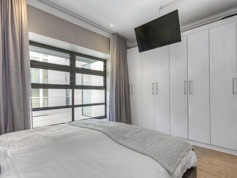 Exceptional unit 2 bed 2.5 bath - Photo 10
