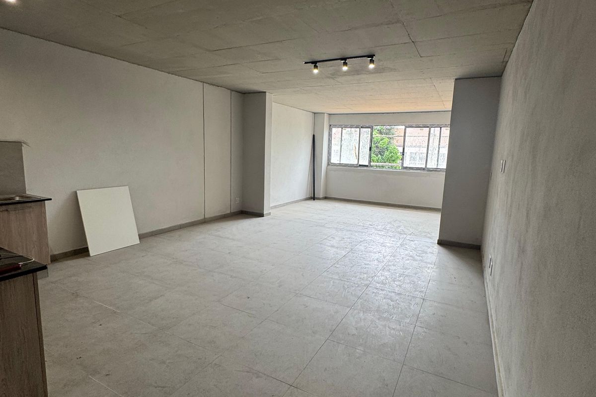 Brand new 95 sqm one bedroom ENSUITE - Photo 2