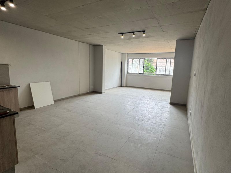 Brand new 95 sqm one bedroom ENSUITE - Photo 2